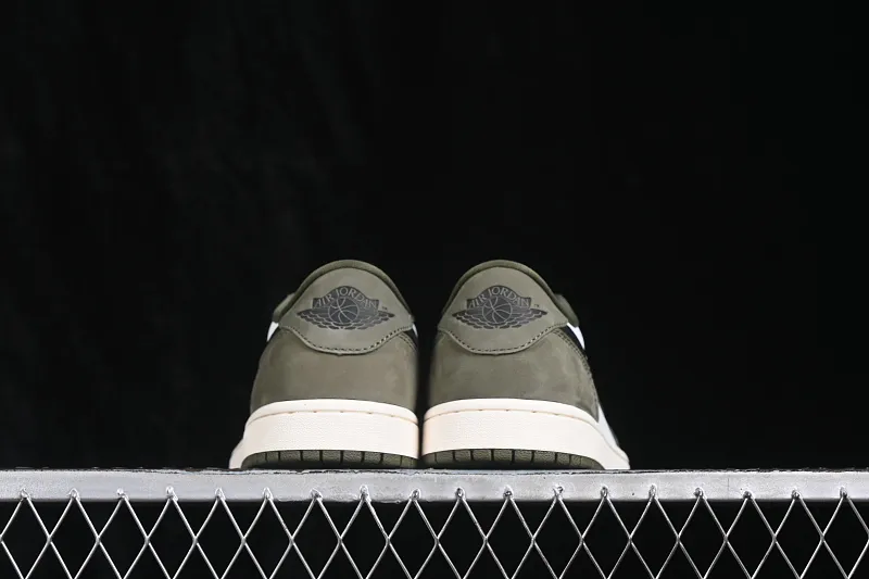 All categories Air Jordan Jordan series basketball shoes Air Jordan 1 Low Air Jordan 1 Low OG "Medium Olive" AJ1 Joe 1 joint model olive green low-top retro cultural basketball shoes HQ6998-200